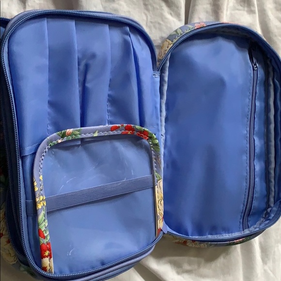 makeup bag - Picture 2 of 4